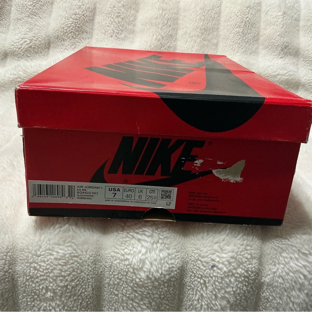 Nike Air Jordan 1 black/white size 7 men/8.5 women